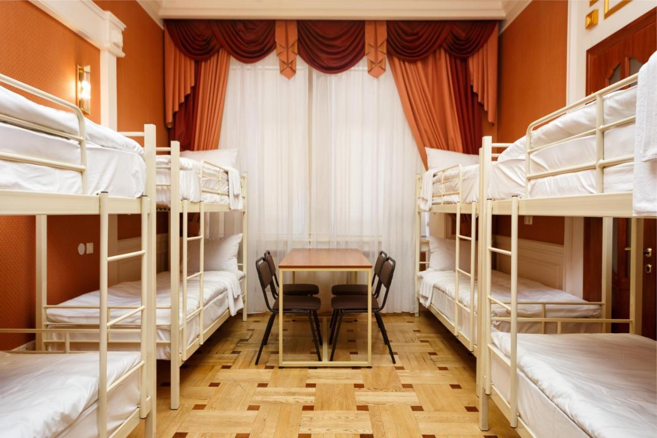 Hostel Suputnyk Lviv Ngoại thất bức ảnh