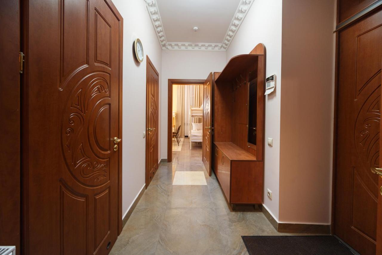 Hostel Suputnyk Lviv Ngoại thất bức ảnh